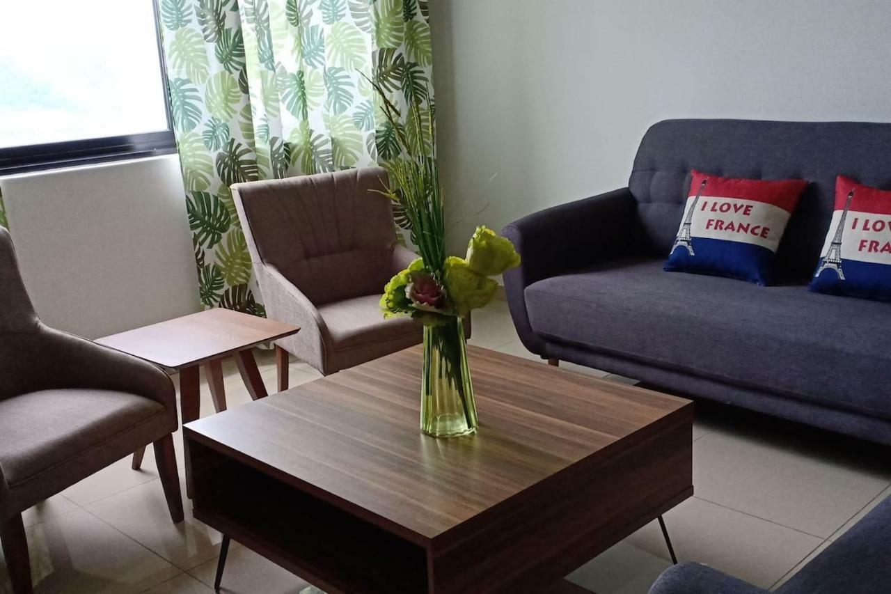 Manee Home Kota Damansara クアラ・セランゴール エクステリア 写真